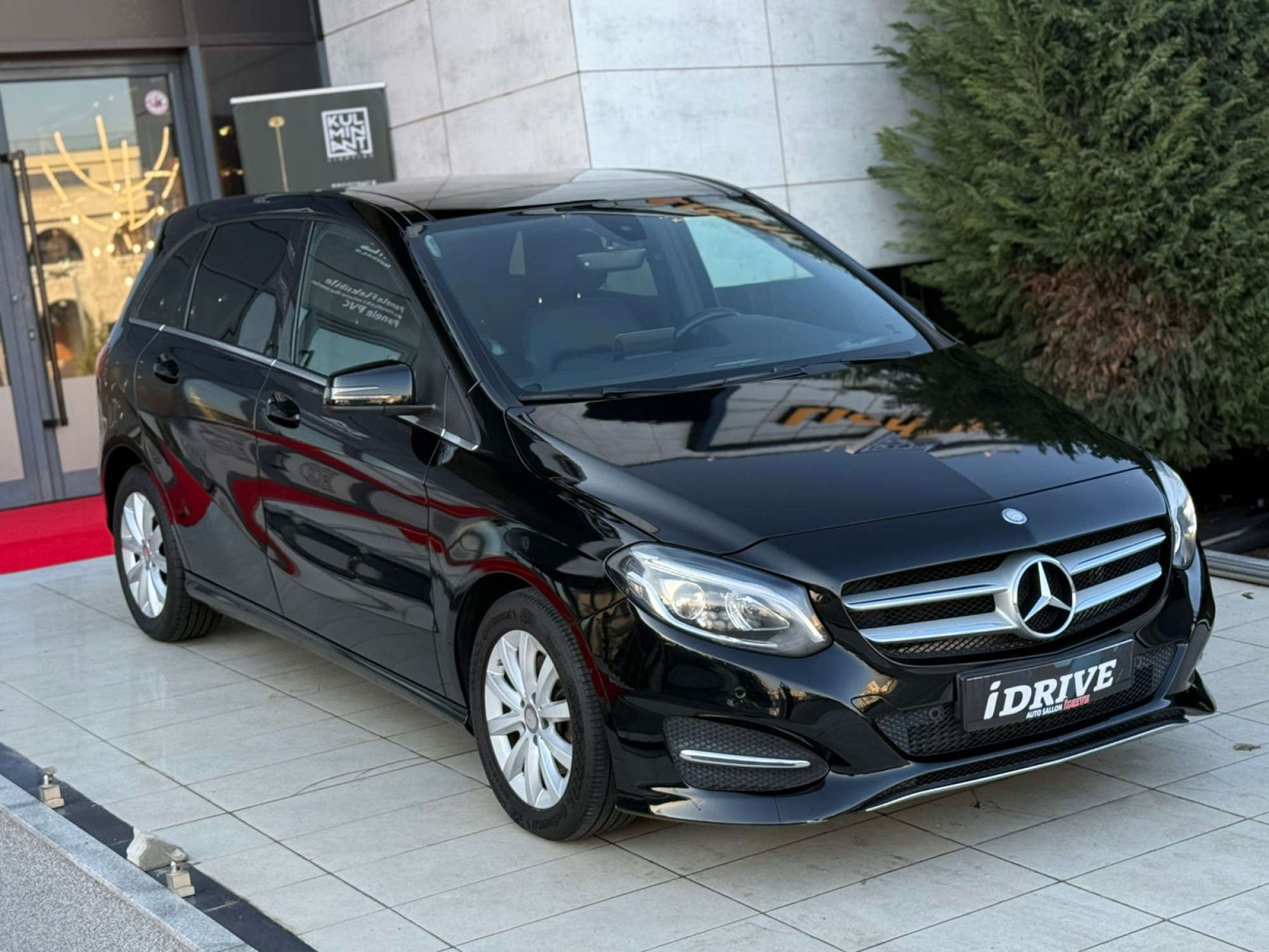 MERCEDES-BENZ B 200d