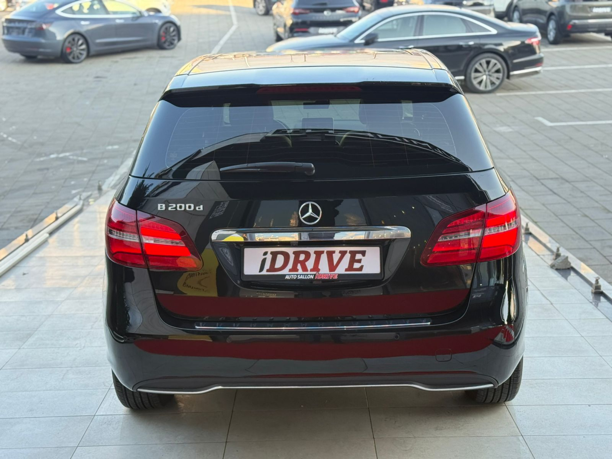 MERCEDES-BENZ B 200d