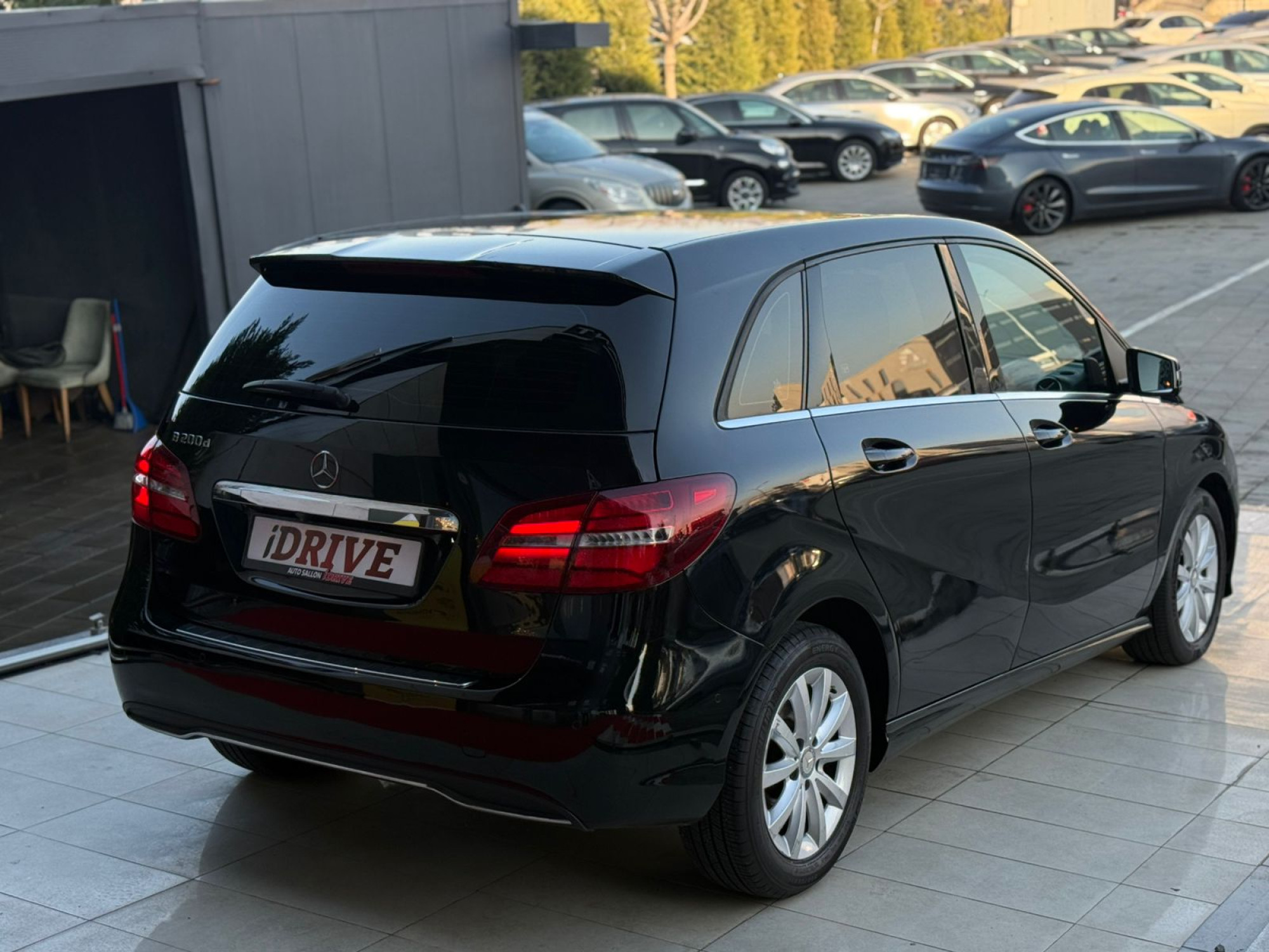 MERCEDES-BENZ B 200d