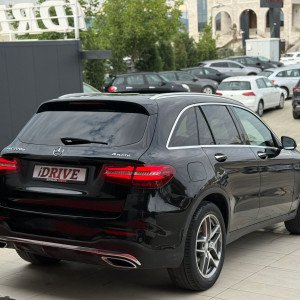MERCEDES-BENZ GLC 220D