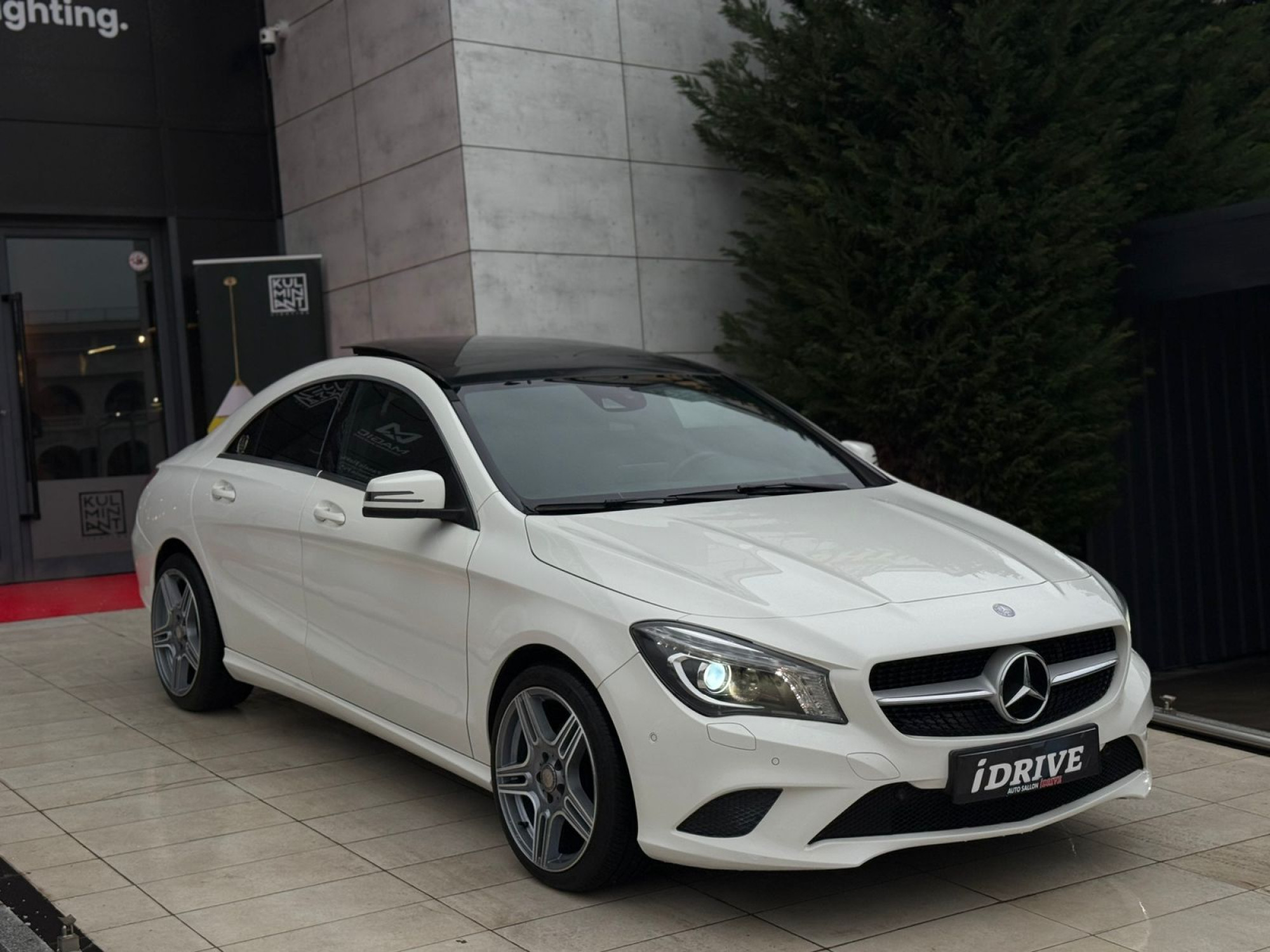 MERCEDES-BENZ CLA 