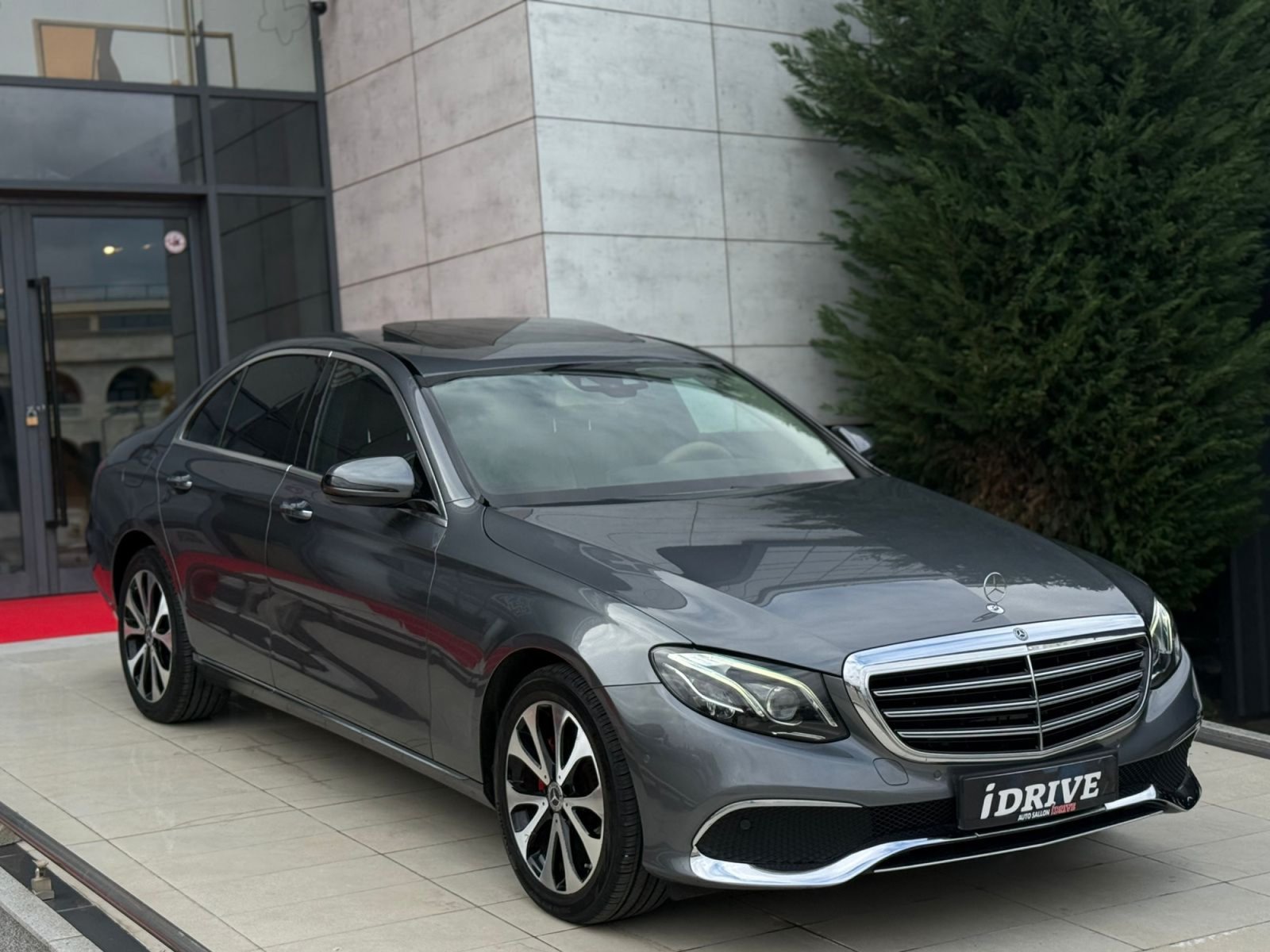 MERCEDES-BENZ E 220d