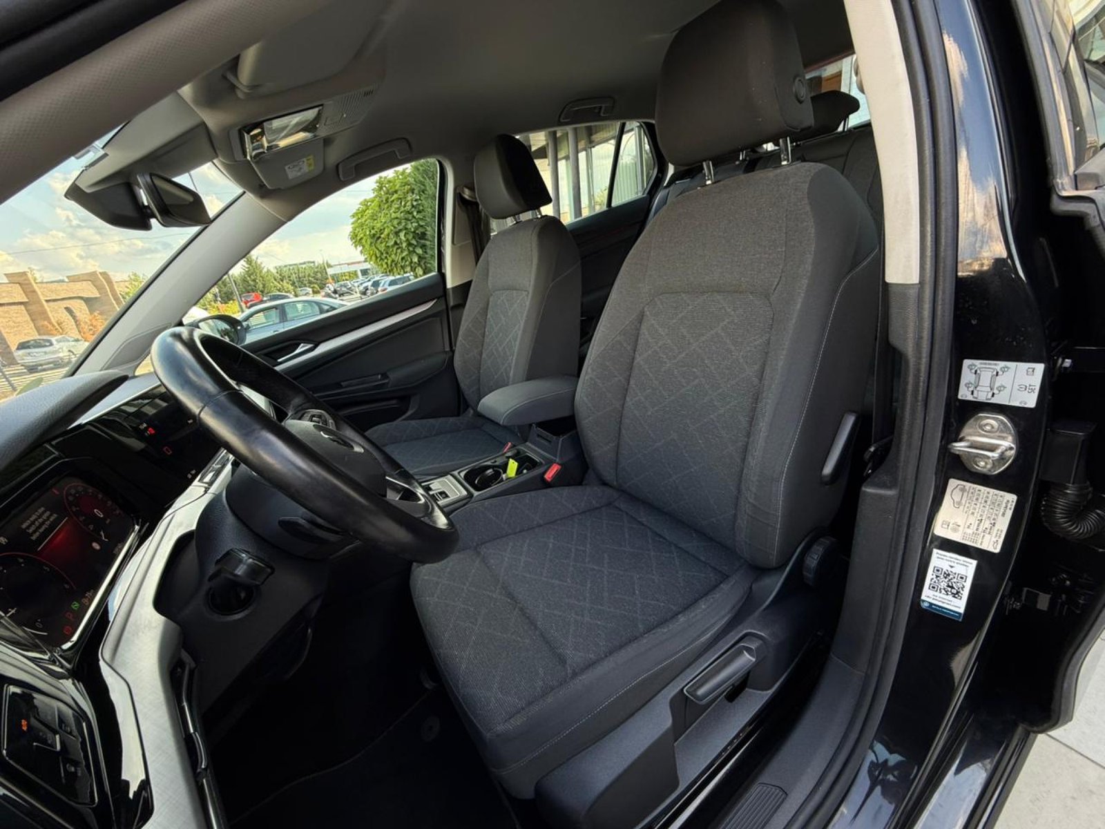 VW GOLF VIII 