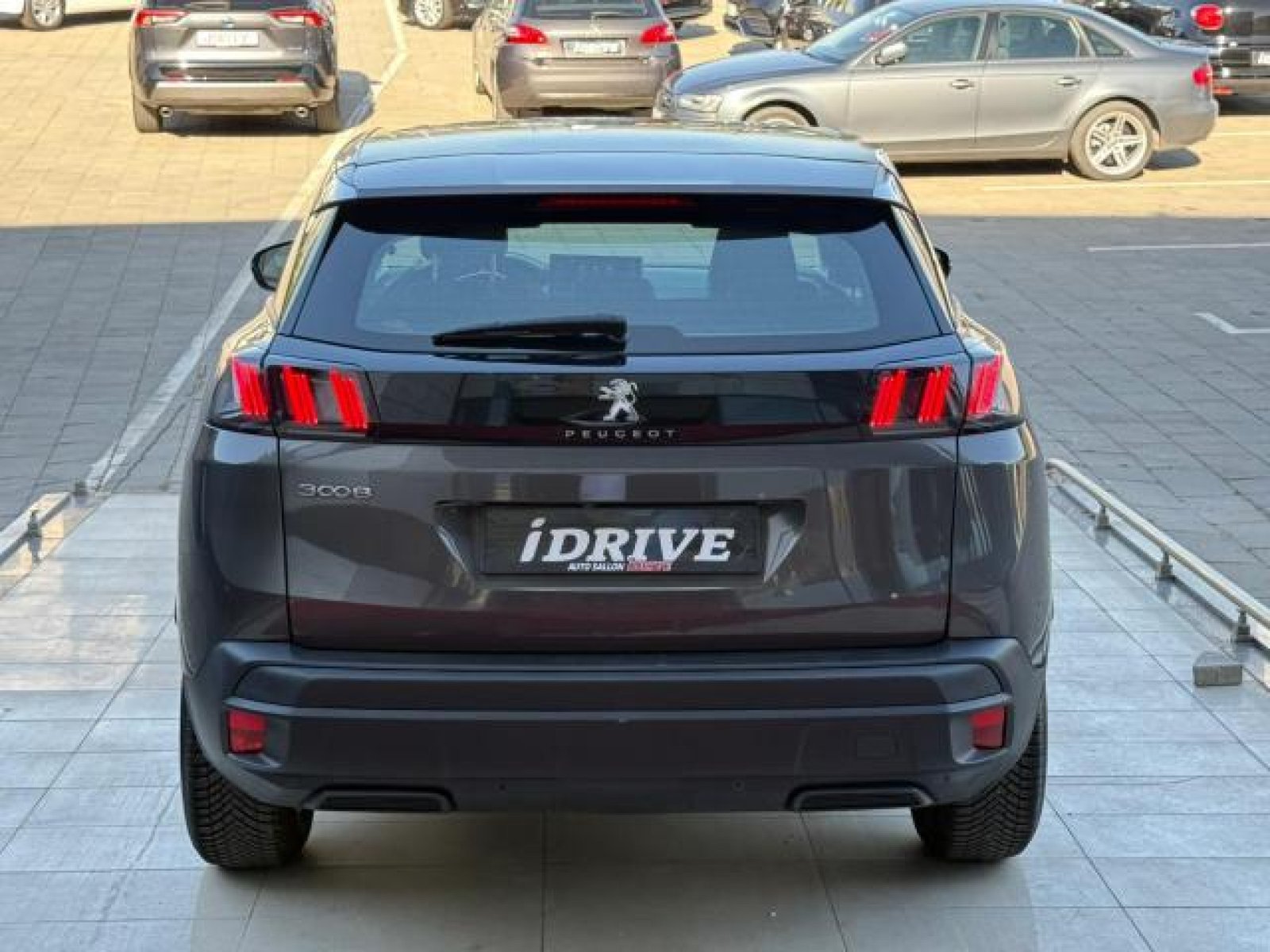 PEUGEOT 3008