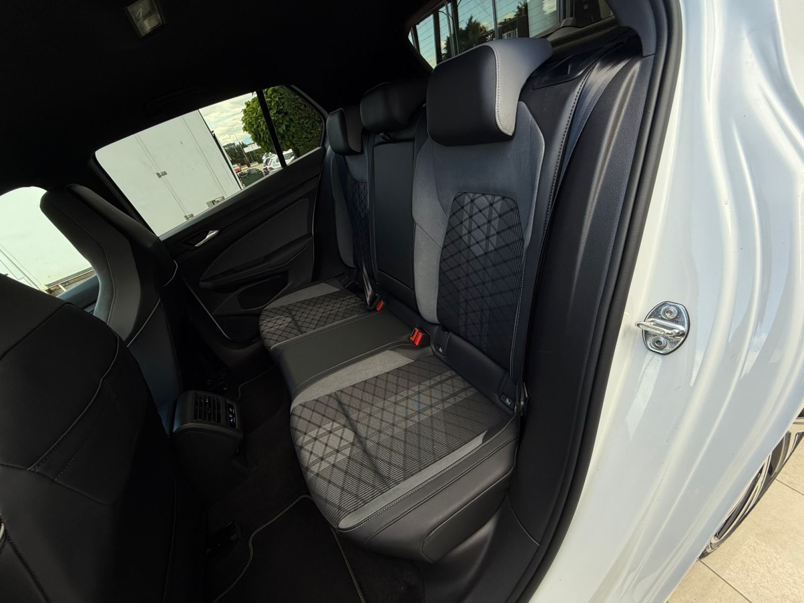 VW GOLF VIII R-LINE