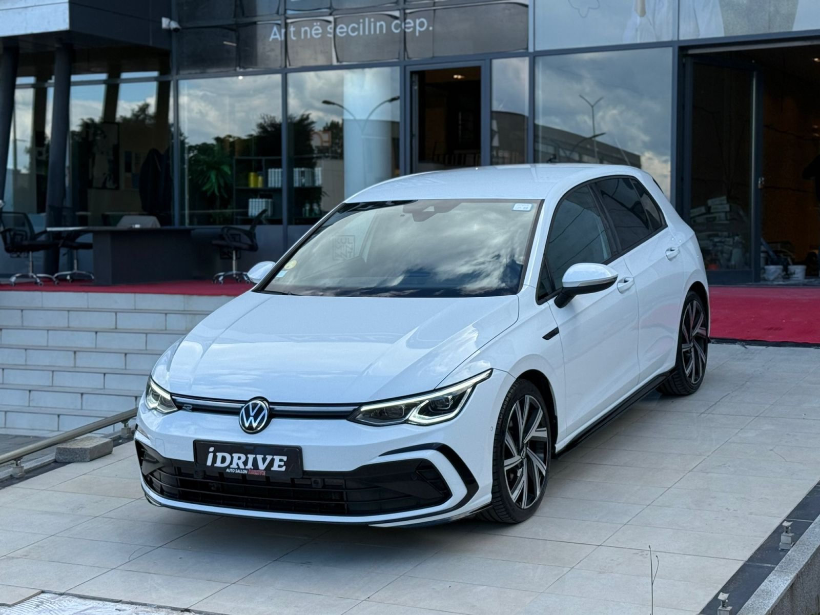 VW GOLF VIII R-LINE