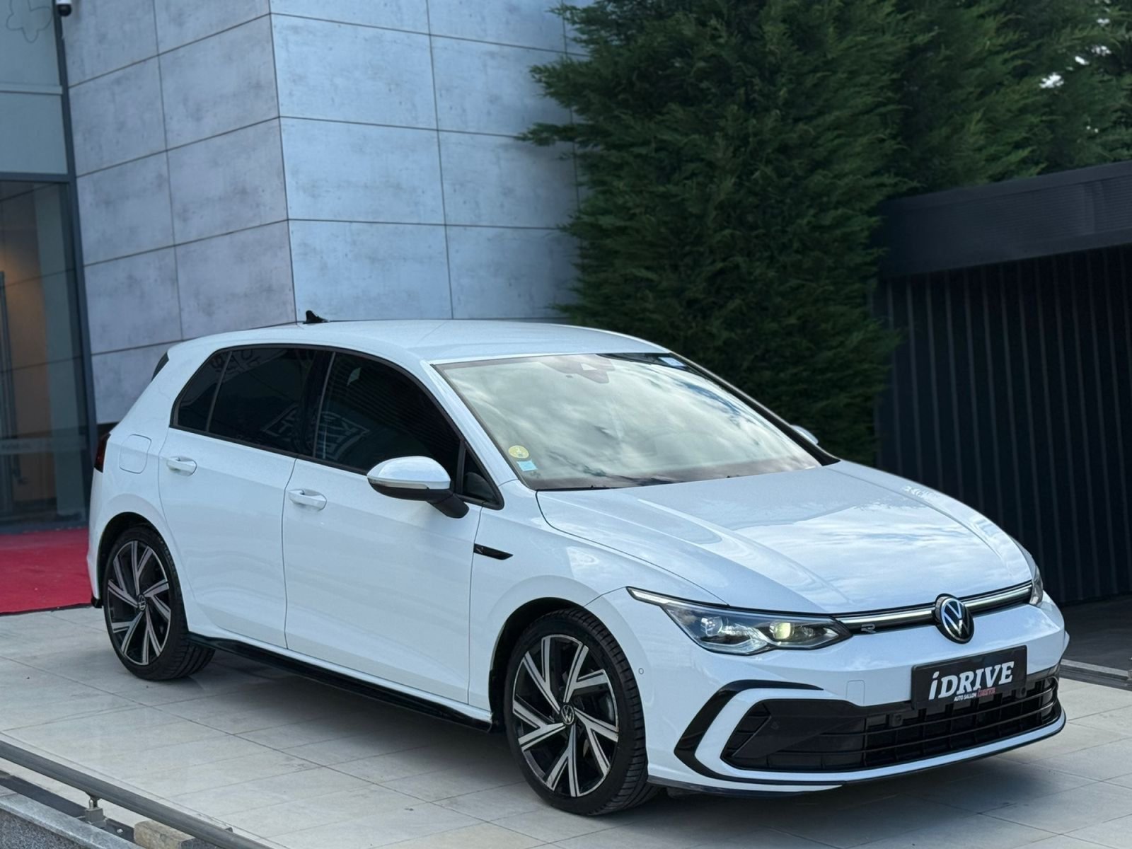 VW GOLF VIII R-LINE