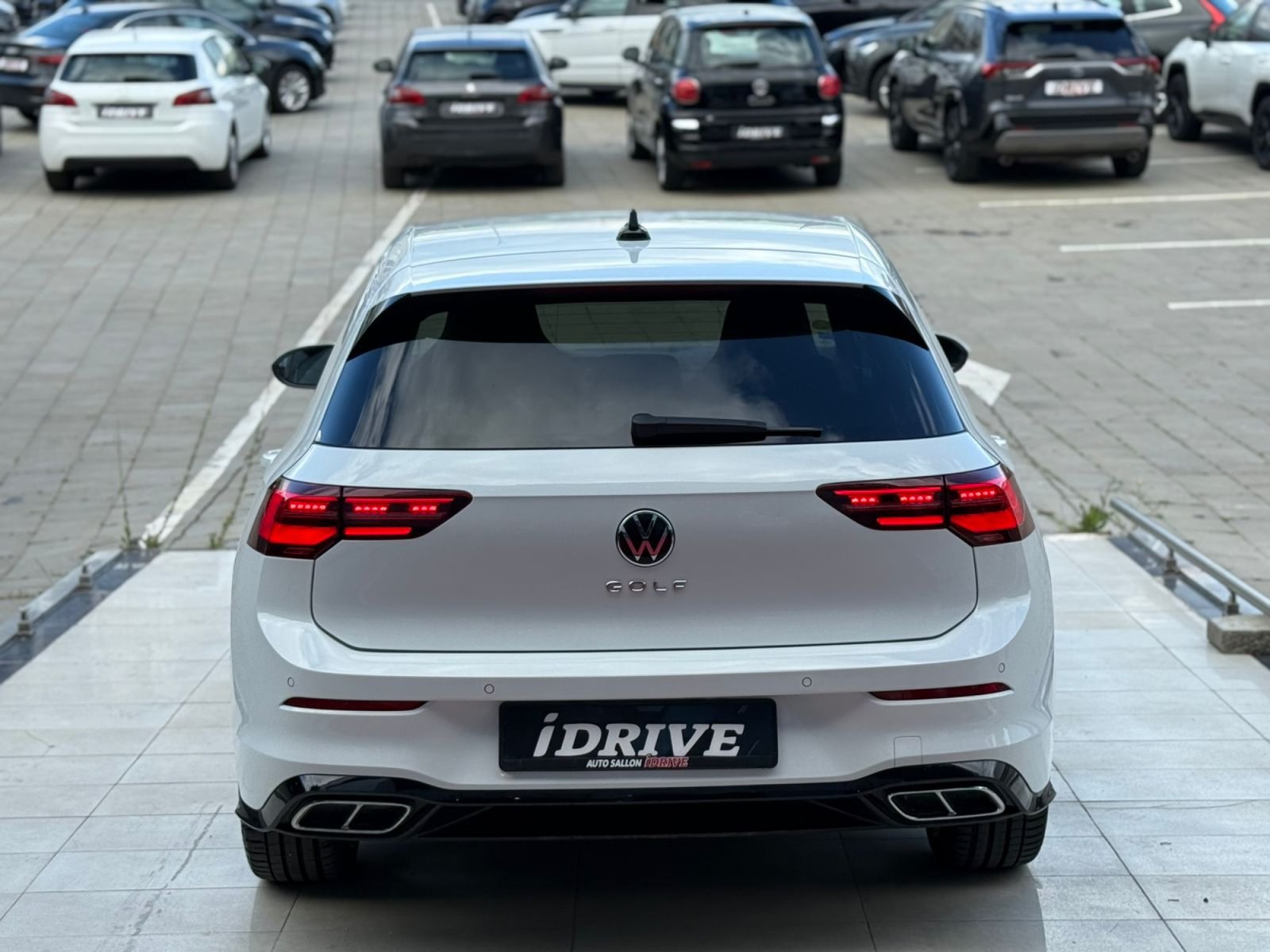 VW GOLF VIII R-LINE