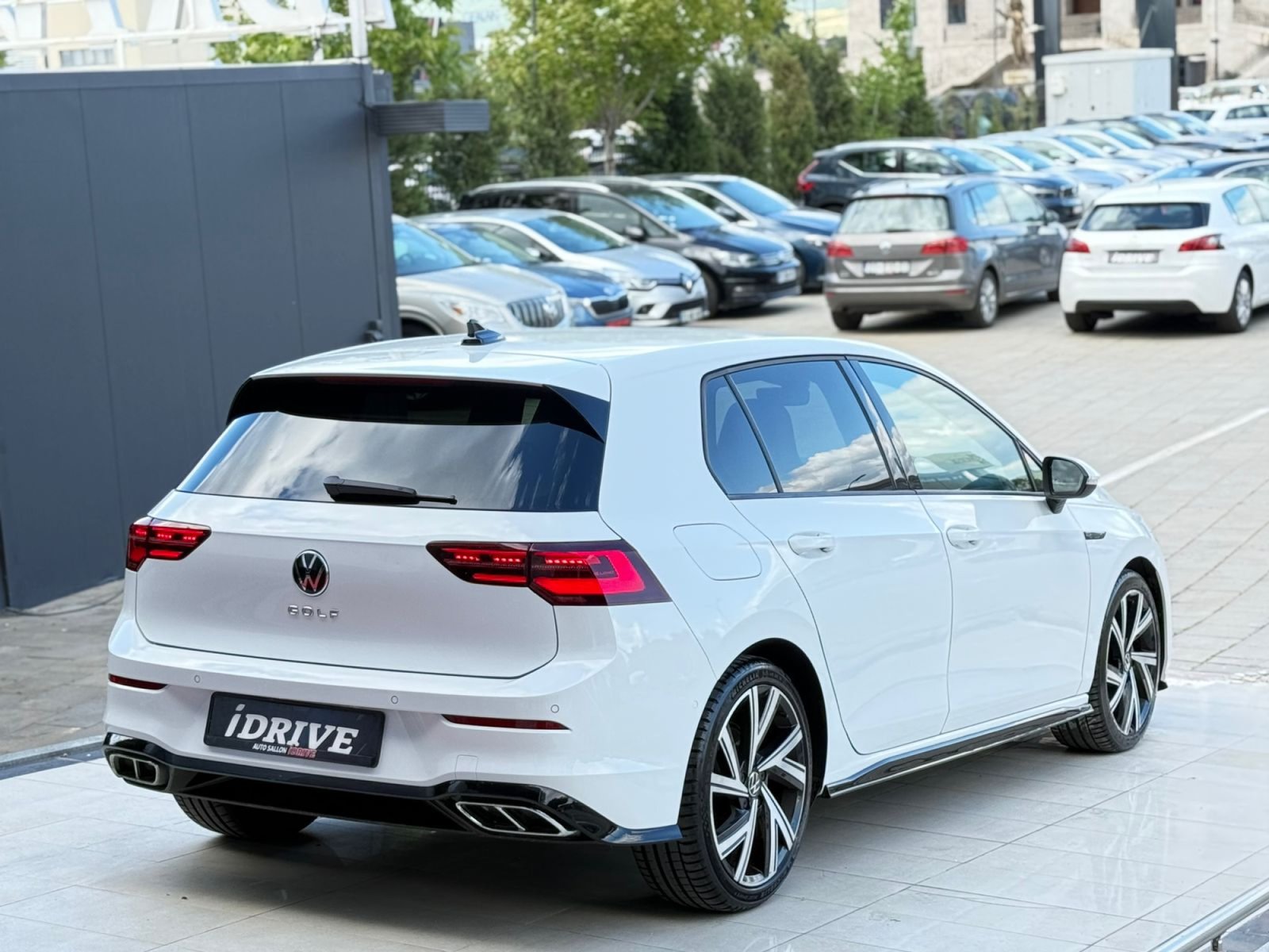 VW GOLF VIII R-LINE