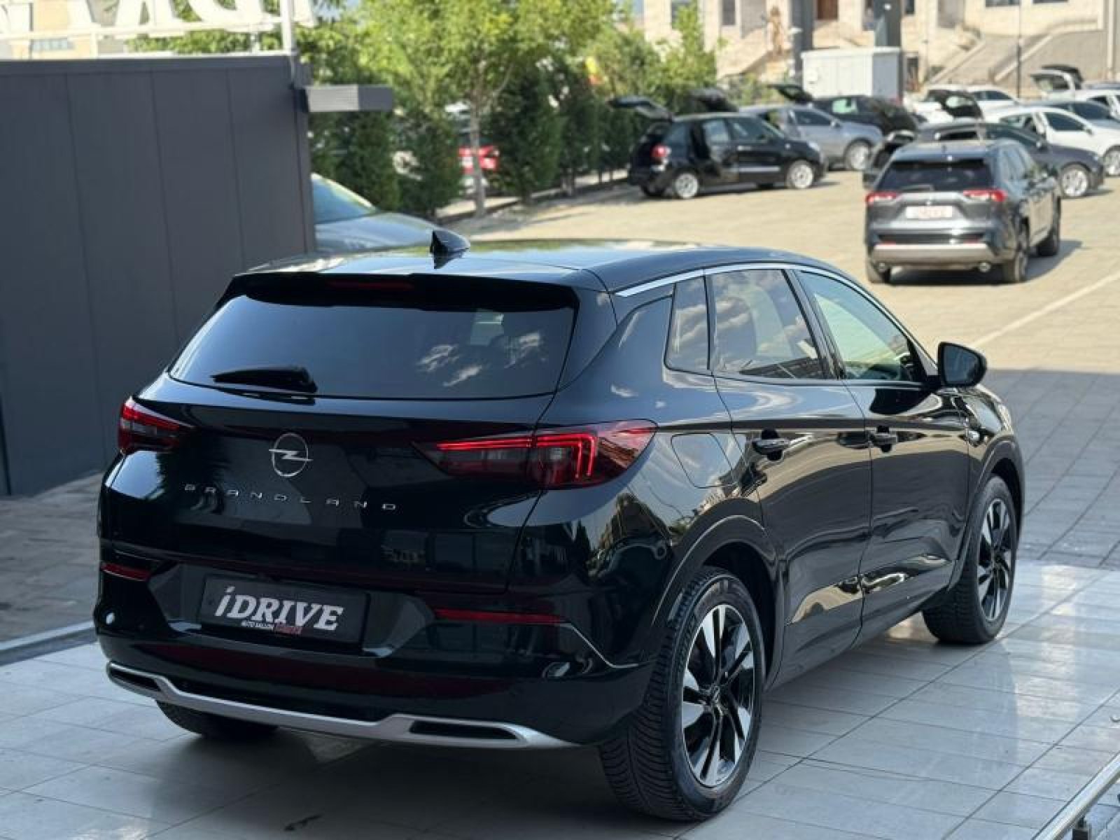 OPEL GRANDLAND X