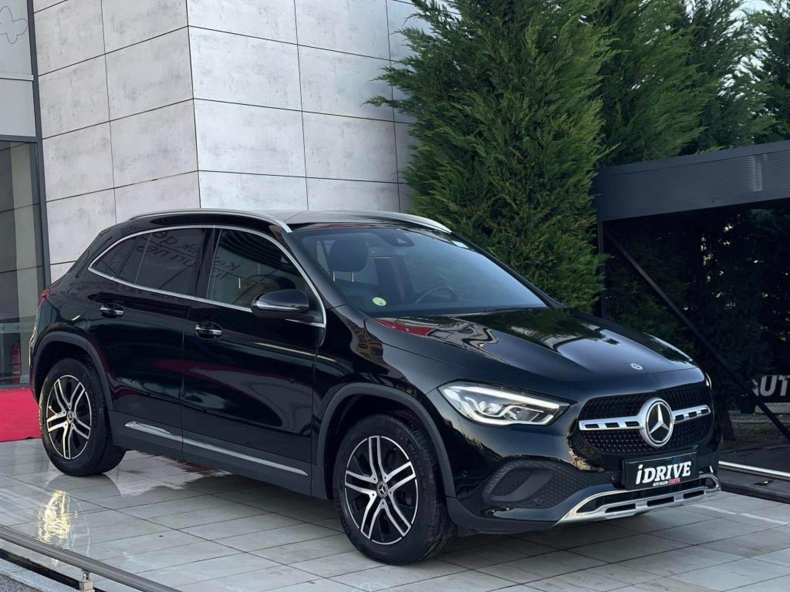 MERCEDES-BENZ GLA200d