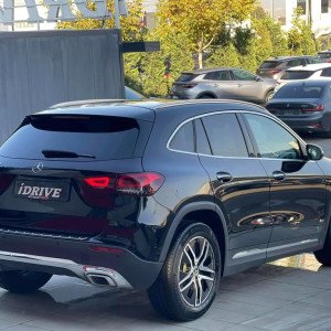 MERCEDES-BENZ GLA200d