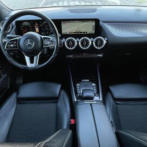 MERCEDES-BENZ GLA200d