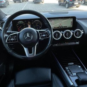 MERCEDES-BENZ GLA200d