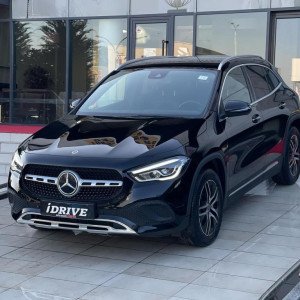 MERCEDES-BENZ GLA200d