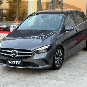 MERCEDES-BENZ B180d