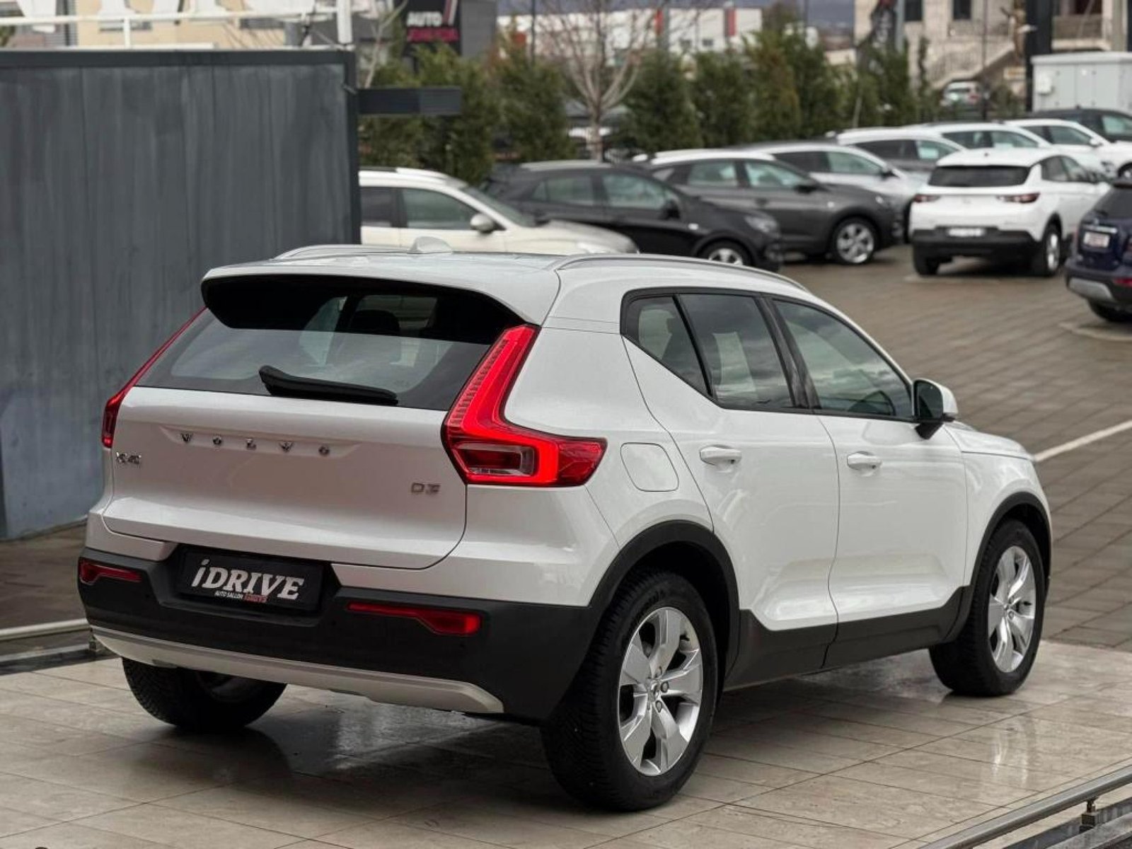 VOLVO XC40